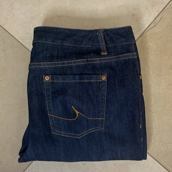 ⭐️ INC Denim slim fit skinny leg jeans - size 4 - Picture 10 of 10